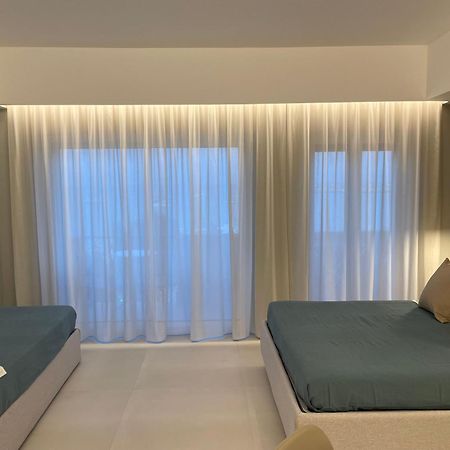 La Finestra Sul Mare Modern Apartment 지아르디니낙소스 외부 사진