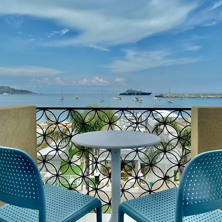 La Finestra Sul Mare Modern Apartment 지아르디니낙소스 외부 사진