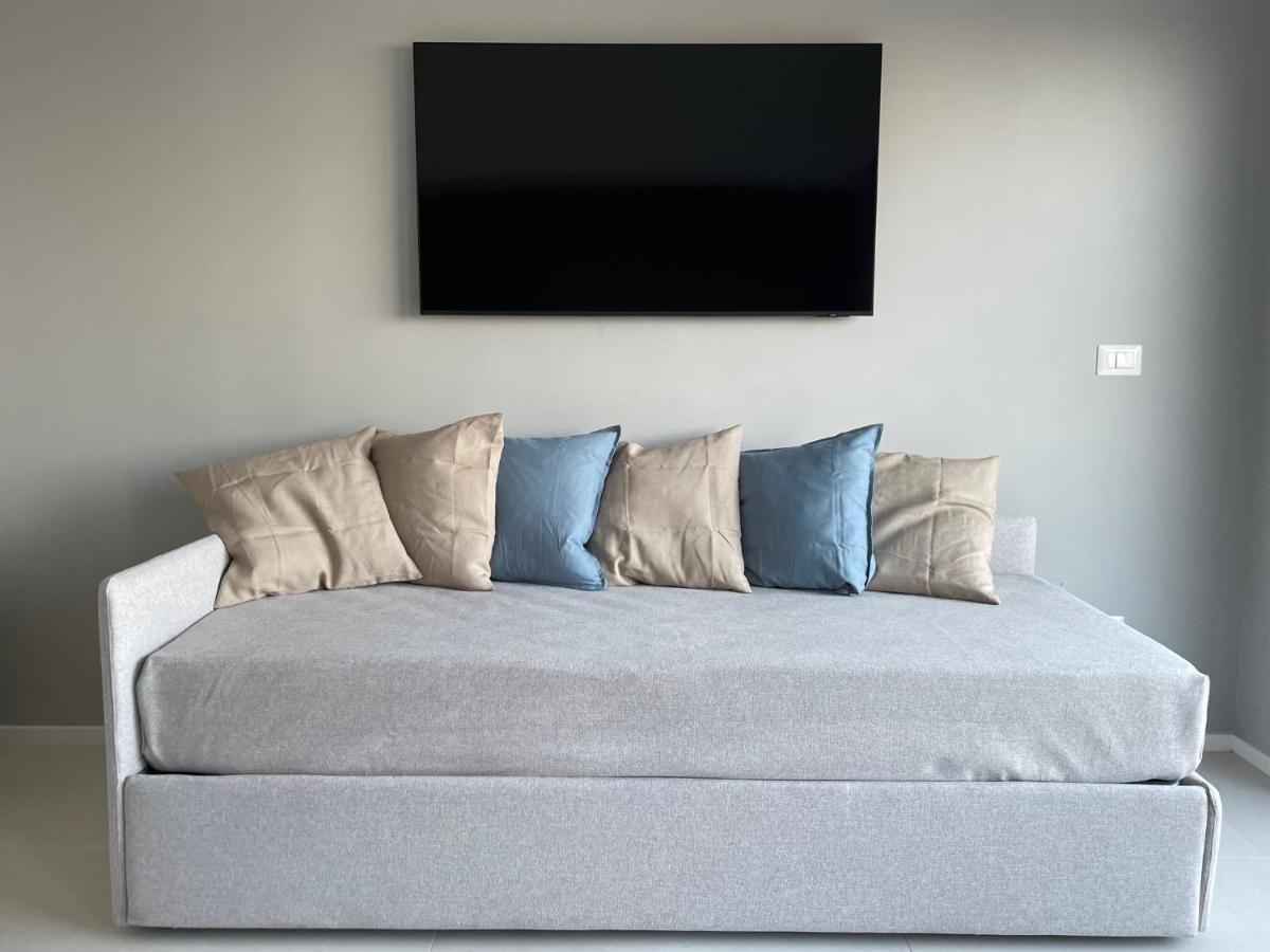 La Finestra Sul Mare Modern Apartment 지아르디니낙소스 외부 사진
