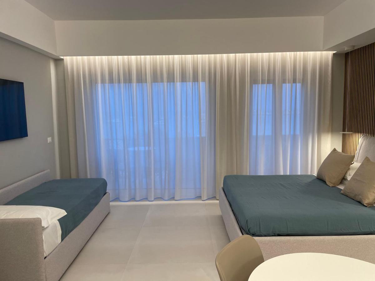 La Finestra Sul Mare Modern Apartment 지아르디니낙소스 외부 사진