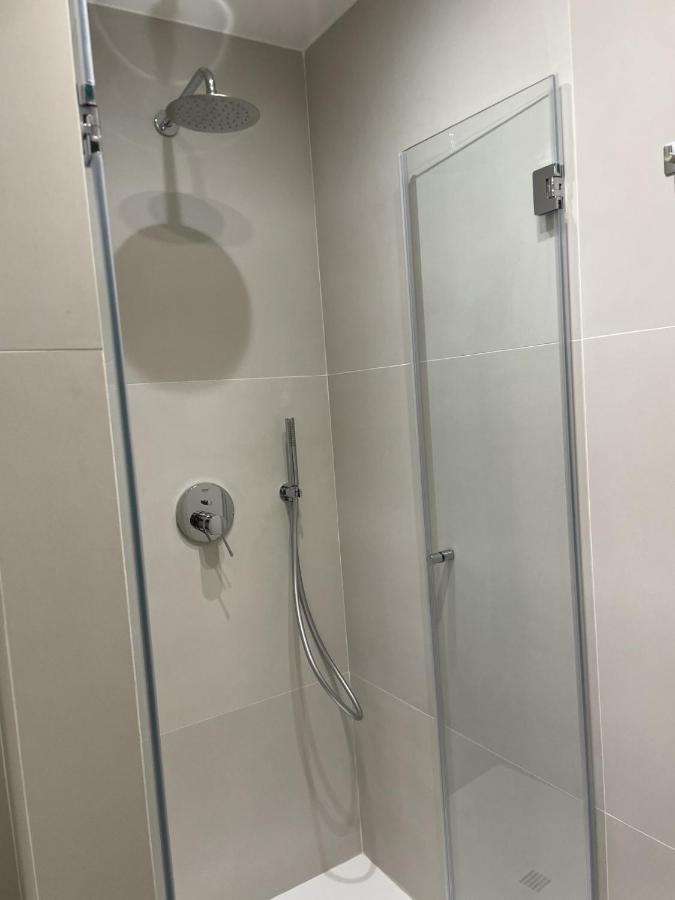 La Finestra Sul Mare Modern Apartment 지아르디니낙소스 외부 사진